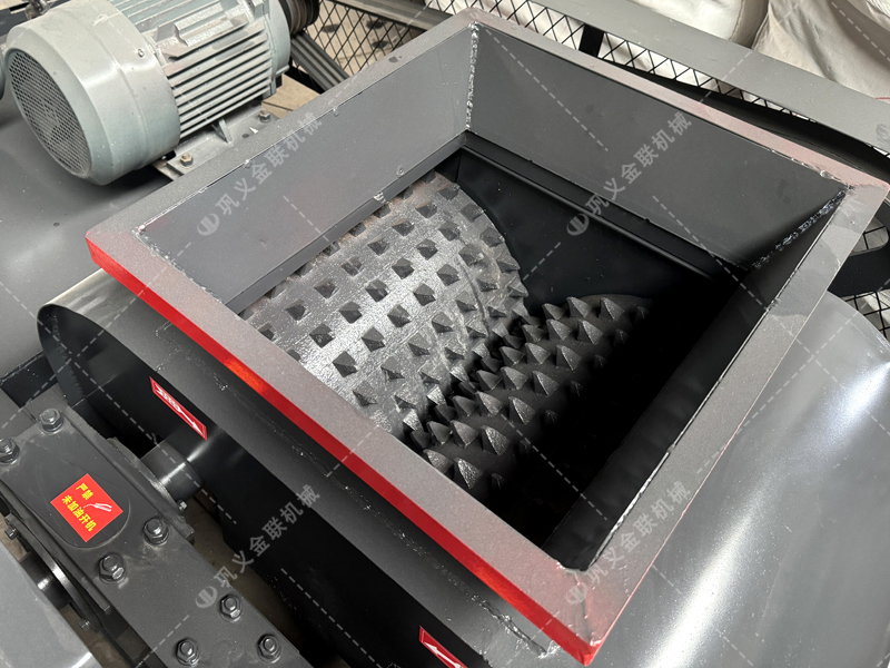 采購雙齒輥破碎機(jī)必問的7個(gè)問題！少問一個(gè)都可能被坑？