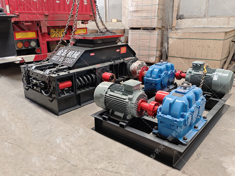 面對大塊高硬度的原煤與煤矸石，雙齒輥破碎機憑什么能“啃”得動？